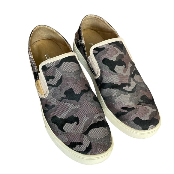 OluKai Shoes - Olukai Pehuea Pai camo slip on shoes 9.5